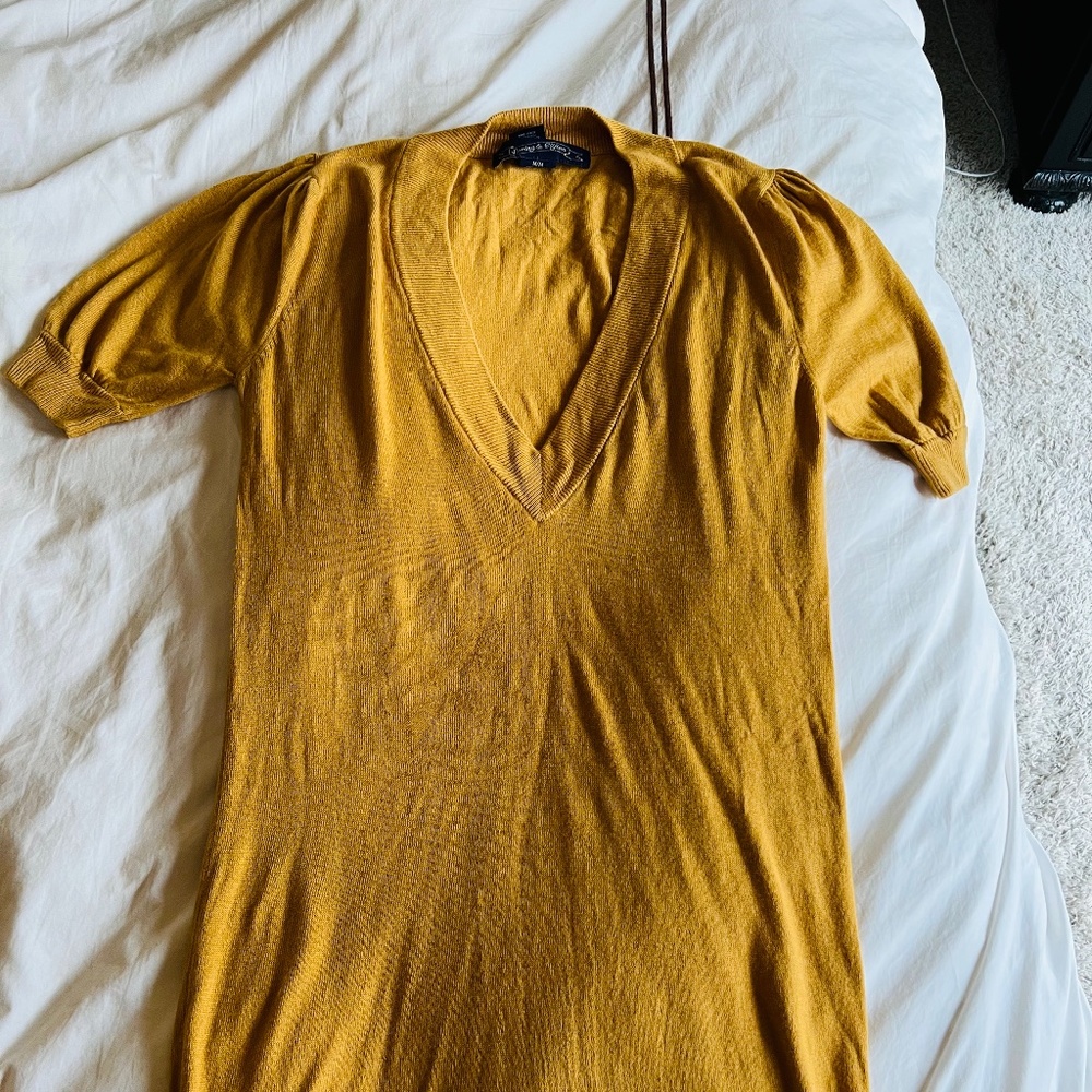 Cute lightweight mustard tunic sweater Size M Medium
